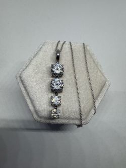 925 Sterling Silver Cubic Zirconia Pendant Necklace 18 Inch