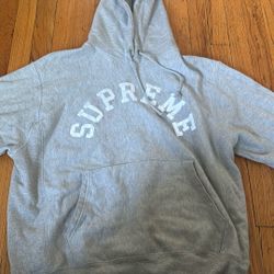 Supreme Hoodie 