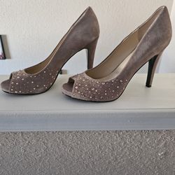 CYBER WEEK DEAL!!!CUTE 😍 SHOES!