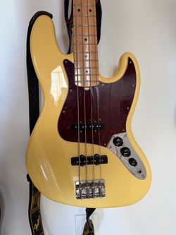 USEd Fender Jazz Bass - Buttercream ORIGINAL