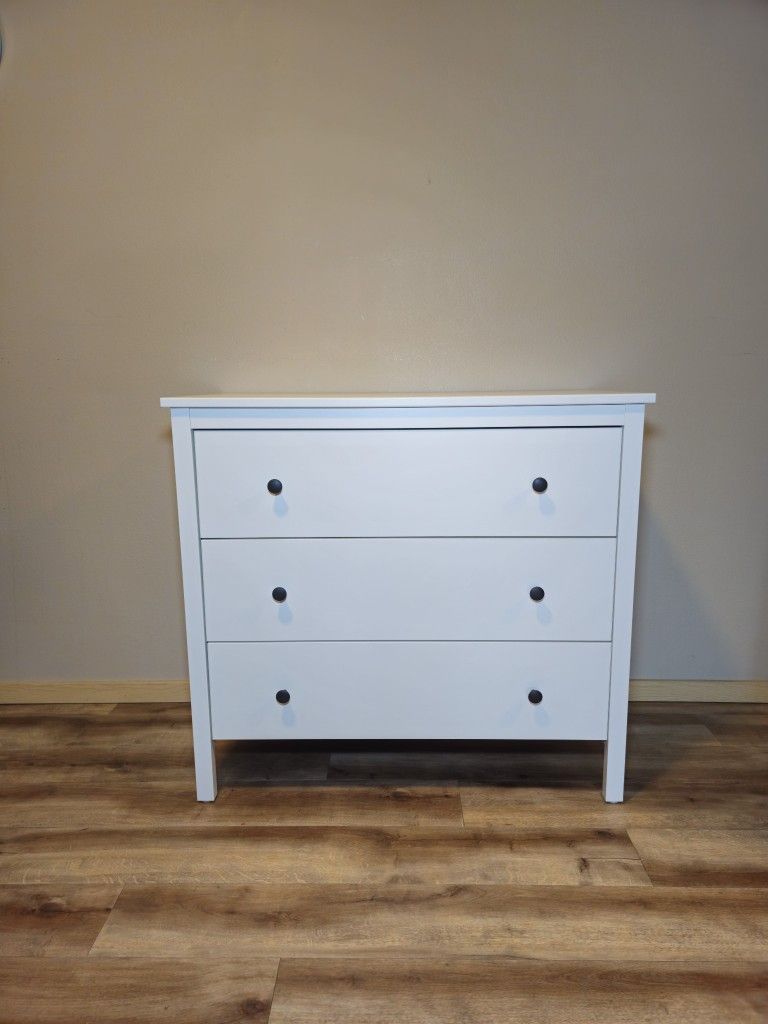 Brand New White 3 Drawer Dresser Cabinet