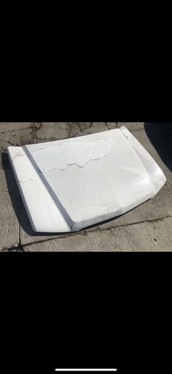 Chevy Silverado hood