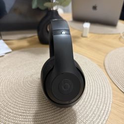 Beats Studio Pro Wireless Headphone W/ Case