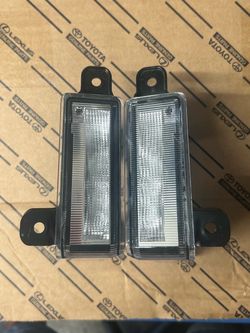 2023-2025 Toyota Tundra LED REVERSE LIGHT KIT OEM USED LEFT AND RIGHT SIDE