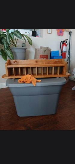 Karate belt Wooden Wall-Mount Plate Rack with Pegs