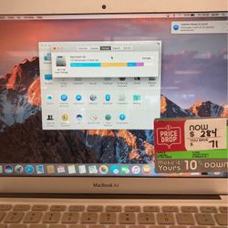Apple Laptop 