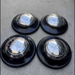 1936 Ford Passenger Hubcaps V8
