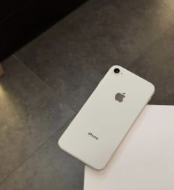 iPhone 8