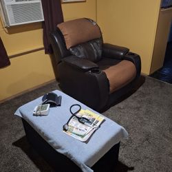 Deluxe Electric Reclclyner , Needs Upulstry 