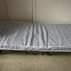Bed ( Twin Folding Rollaway 
