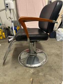 Professional Hydraulic Barber / Salon Chair – $90