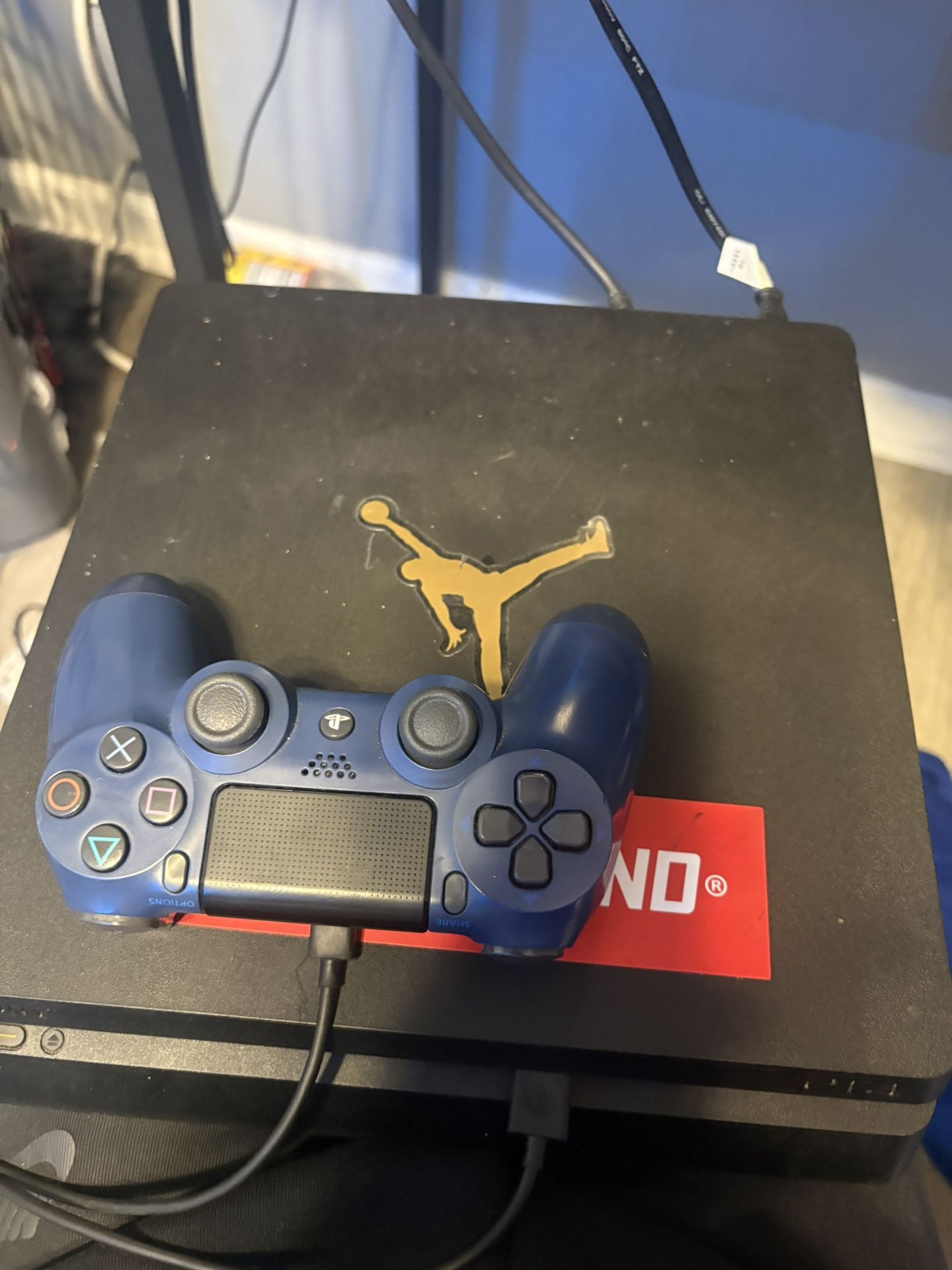 Ps4 With Controller