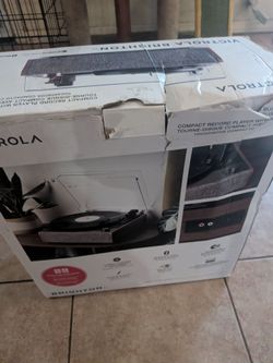 Bluetooth/vinyl player BRAND NEW!!!