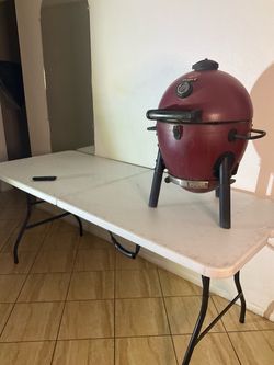 Grill smoker table