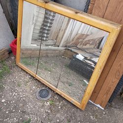 Triple door medicine cabinet