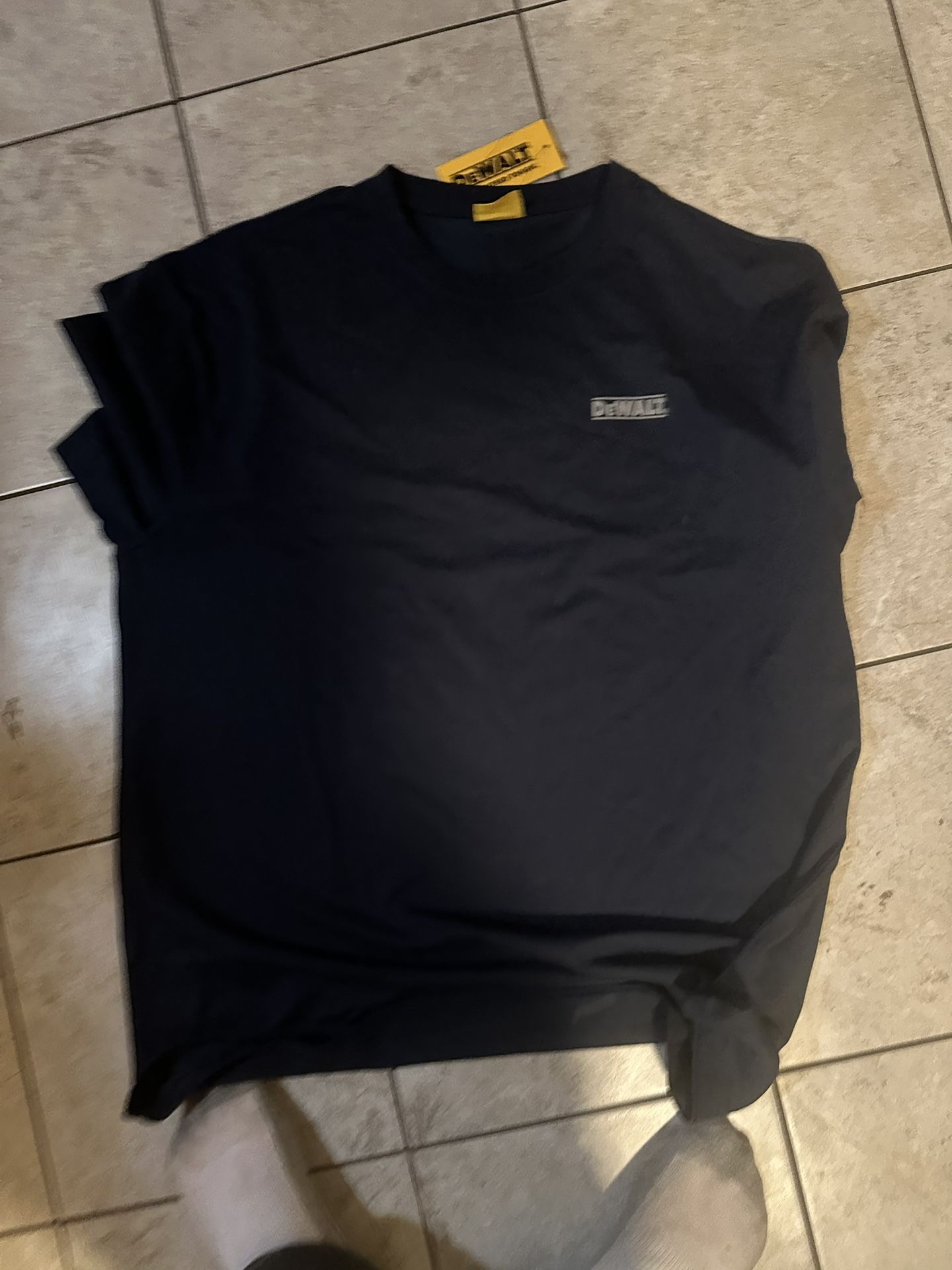 New Dewalt Waterproof Hoodie And Dewalt Shirts XL