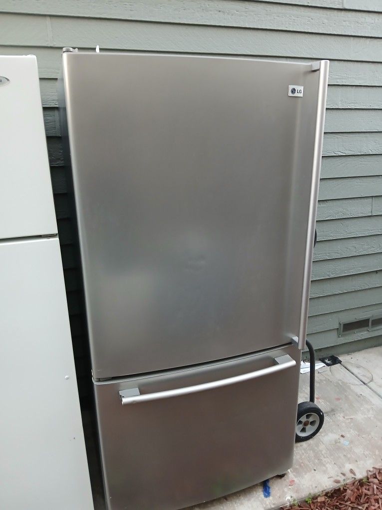 LG, Refrigerator Bottom Freezer,