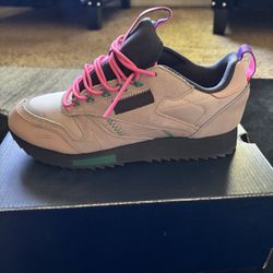 reebok light pink shoes 