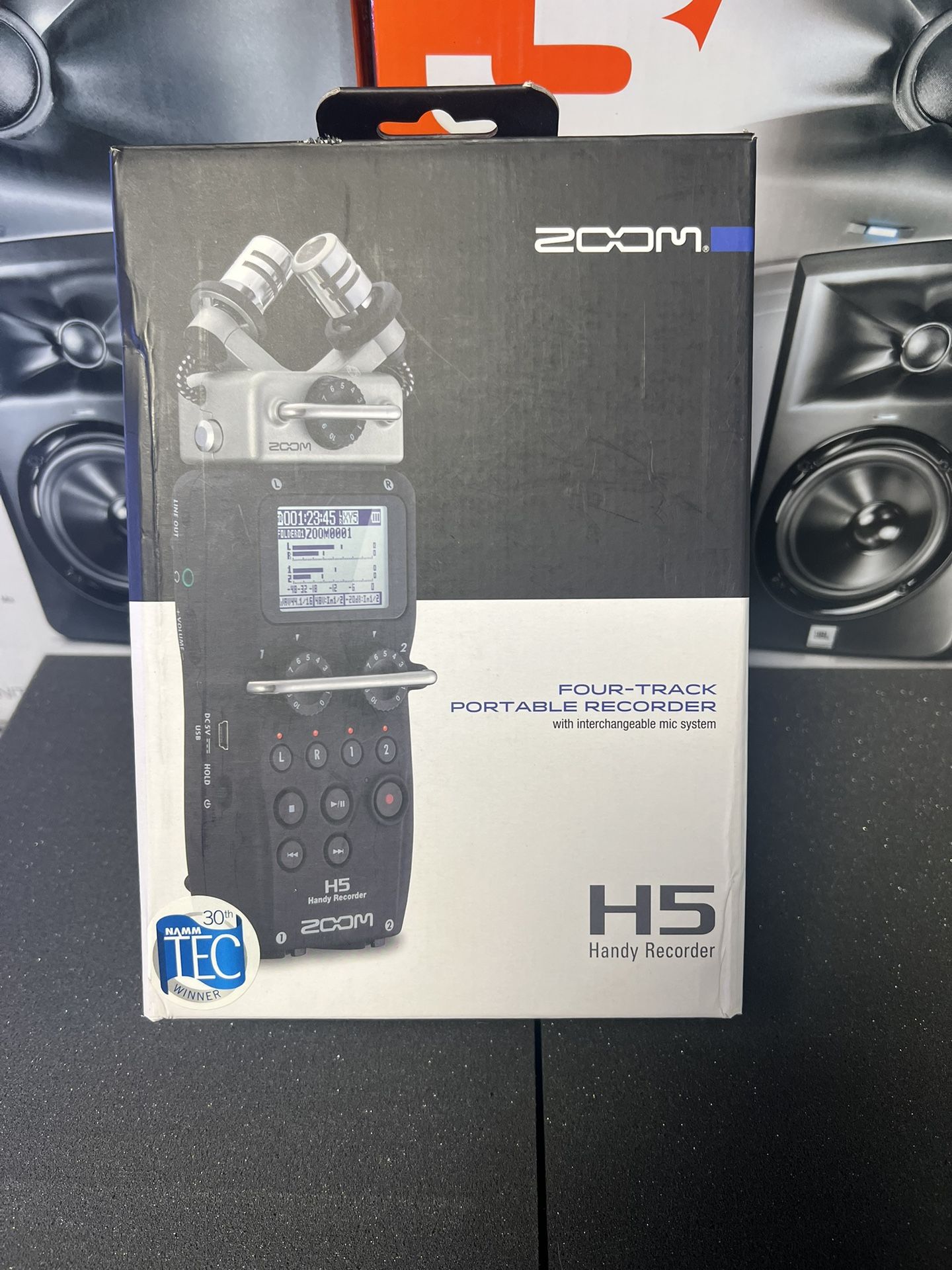 ZOOM H5 Four Track Recorder
