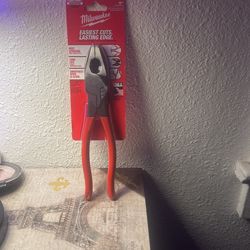 Milwaukee 9” Lineman’s Pliers 