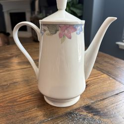 Avantiage Floral Fine Porcelian China Antique Teapot With Lid