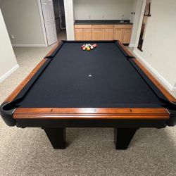 Beautiful Pool Table can deliver and install with accessories