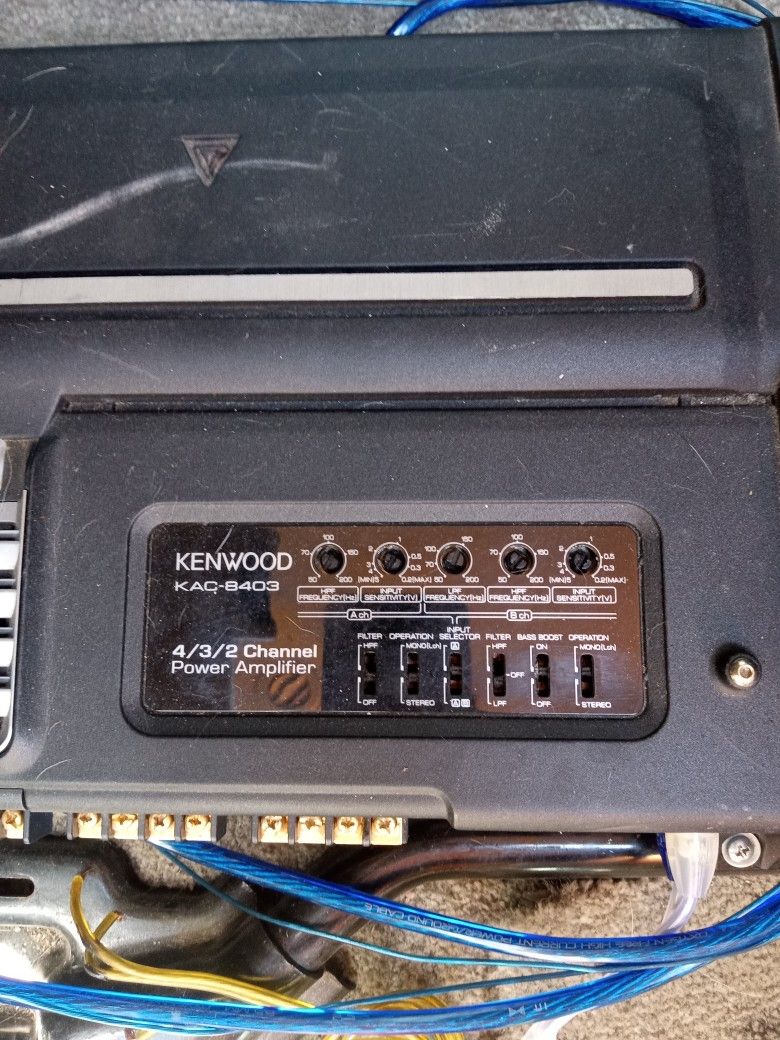 Kenwood KAC-8403 4-channel car amplifier 60 watts RMS x 4 at