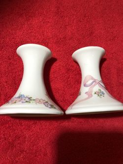 SHORT CANDLE HOLDERS