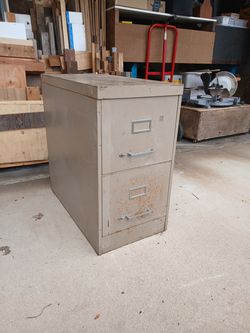 2-Drawer File Cabinet 28" L x 15" W x 28" H