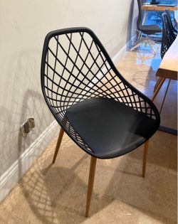 Kurv™ Mid-Century Modern Dining Chair with Steel Legs for Indoors or Outdoors - Set of 4 - Black