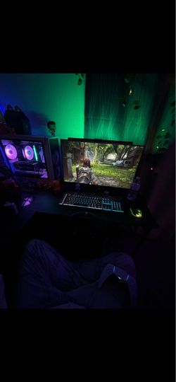 Pc,play5 and Logitech