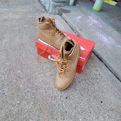 Nike EBERNON MID WINTER wheat/black