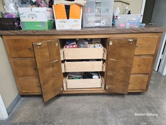 Vintage Mid-Century Modern Credenza / Storage Cabinet