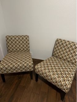 Set of 2 wide chairs