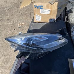 11 12 13 mazda 6 front headlight righ passenger side