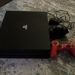 PS4 Pro And Controller/charge Stand 
