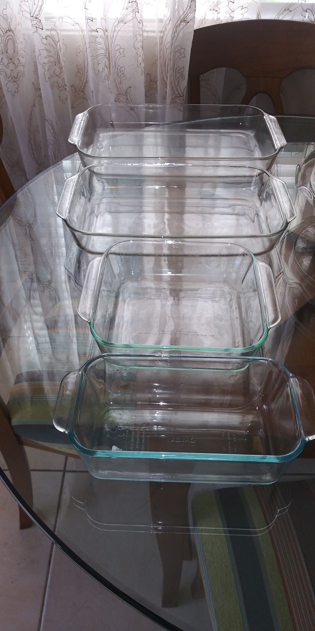 Set of 4 pyrex baking dishes