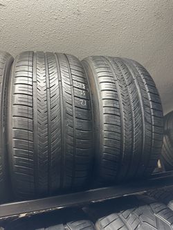 PAIR OF TIRE 275 35 21 MICHELIN 85% Life