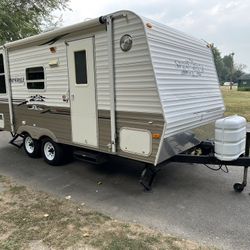 2007 Keystone Springdale 5K, 18” Foot 2nd Owner, RV Travel Trailer In Excellent Cond. Light Weigh