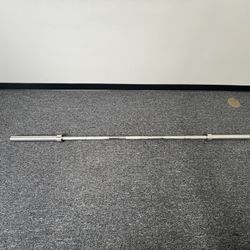 ( BRAND NEW IN PACKAGE ) 7ft 45lb Olympic Barbell