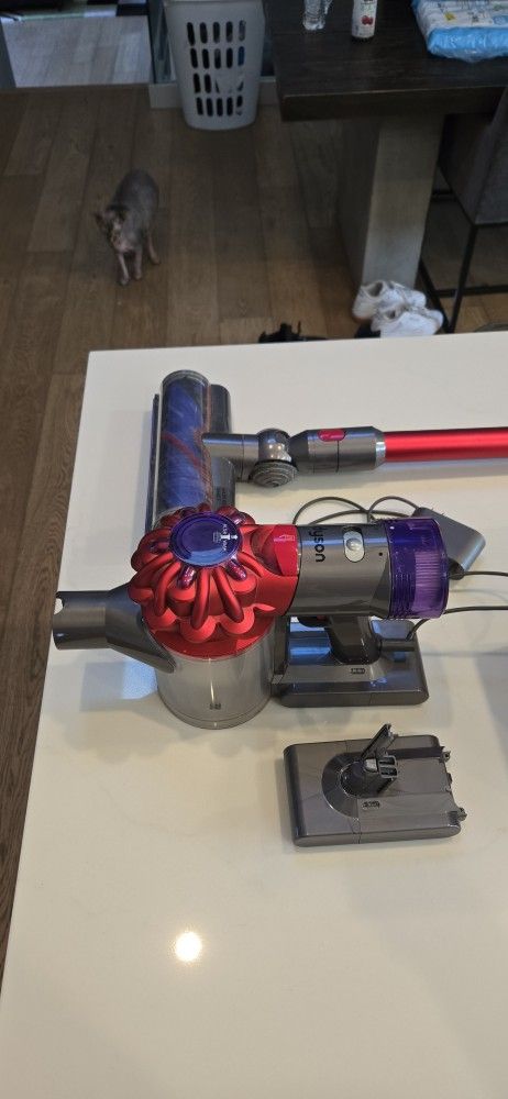 Dyson V8 Origin Cordless Stick Vacuum