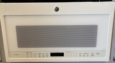 White GE Over The Range Microwave (8-0006)