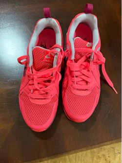 Woman’s Nike size 7