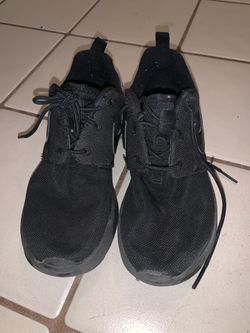 Boys shoes size 1.5