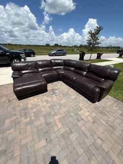 American Signature Sectional- delivery available