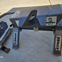 Husky  16K  Fifth Wheel  And Mount Set