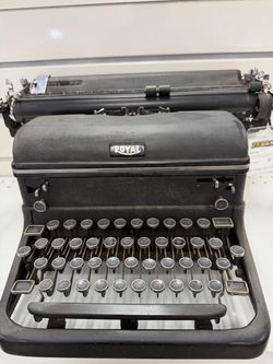 Royal Vintage Manual Typewriter