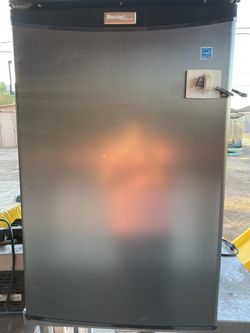 MINI REFRIGERATOR