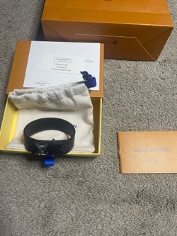 Black L V Slim Bracelet