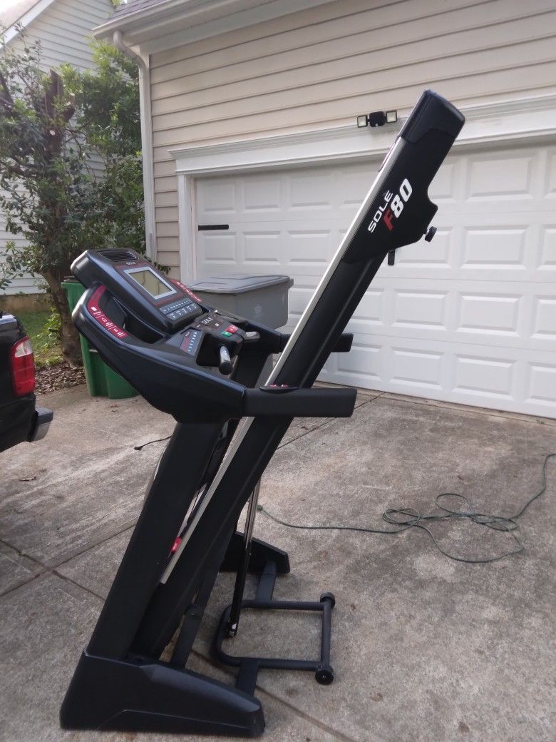 Sole F-80 BLUETOOTH COMPATIBLE TREADMILL